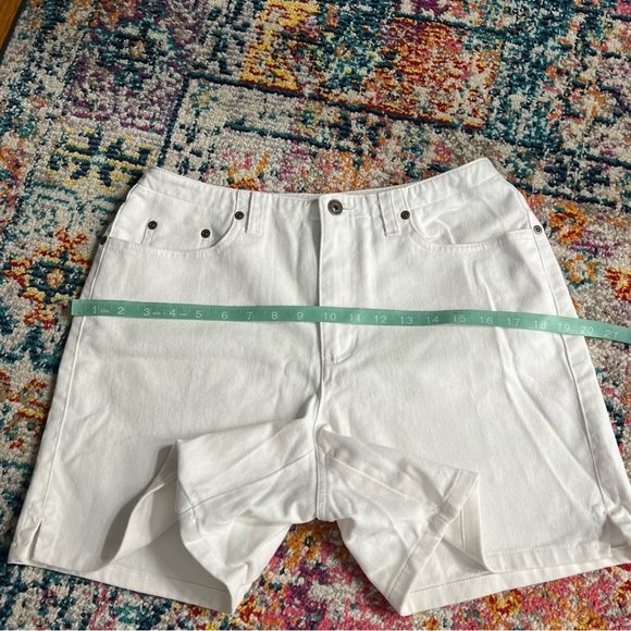 Vintage Mom Jeans Shorts Liz Claiborne White Cotton Sz 10 - Picture 8 of 10